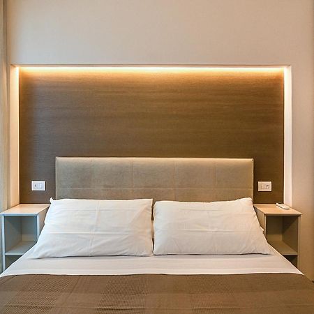 Sea Holidays Apartment مارينا دي بييتراسانْت المظهر الخارجي الصورة