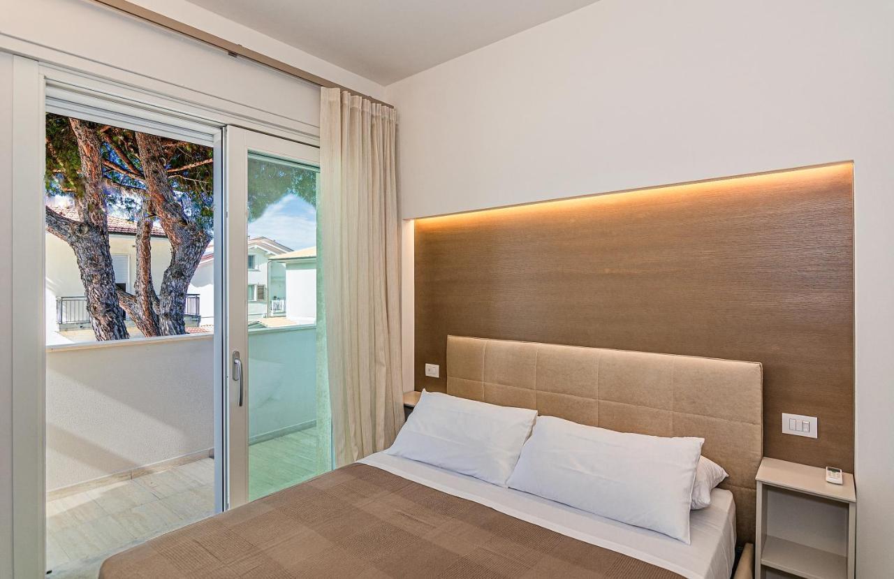 Sea Holidays Apartment مارينا دي بييتراسانْت المظهر الخارجي الصورة