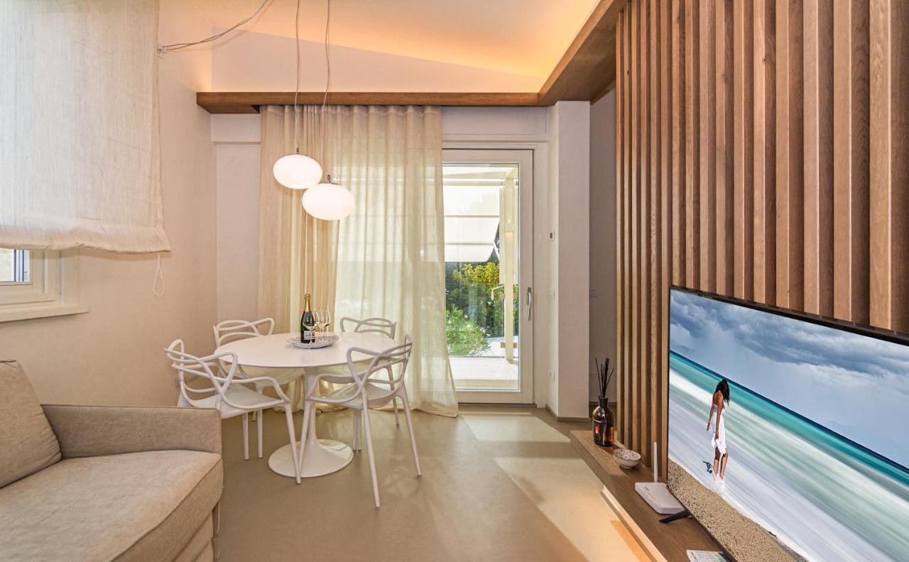Sea Holidays Apartment مارينا دي بييتراسانْت المظهر الخارجي الصورة