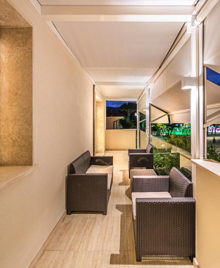 Sea Holidays Apartment مارينا دي بييتراسانْت المظهر الخارجي الصورة