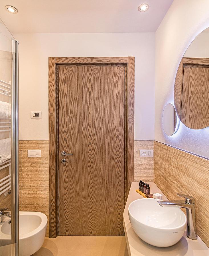 Sea Holidays Apartment مارينا دي بييتراسانْت المظهر الخارجي الصورة