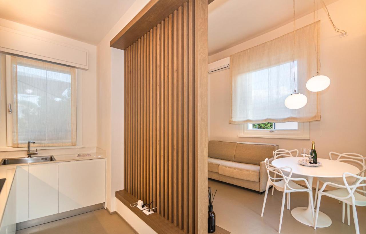 Sea Holidays Apartment مارينا دي بييتراسانْت المظهر الخارجي الصورة
