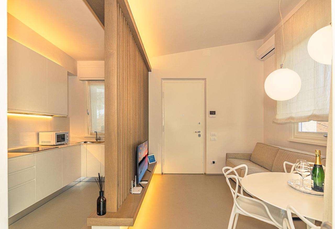 Sea Holidays Apartment مارينا دي بييتراسانْت المظهر الخارجي الصورة