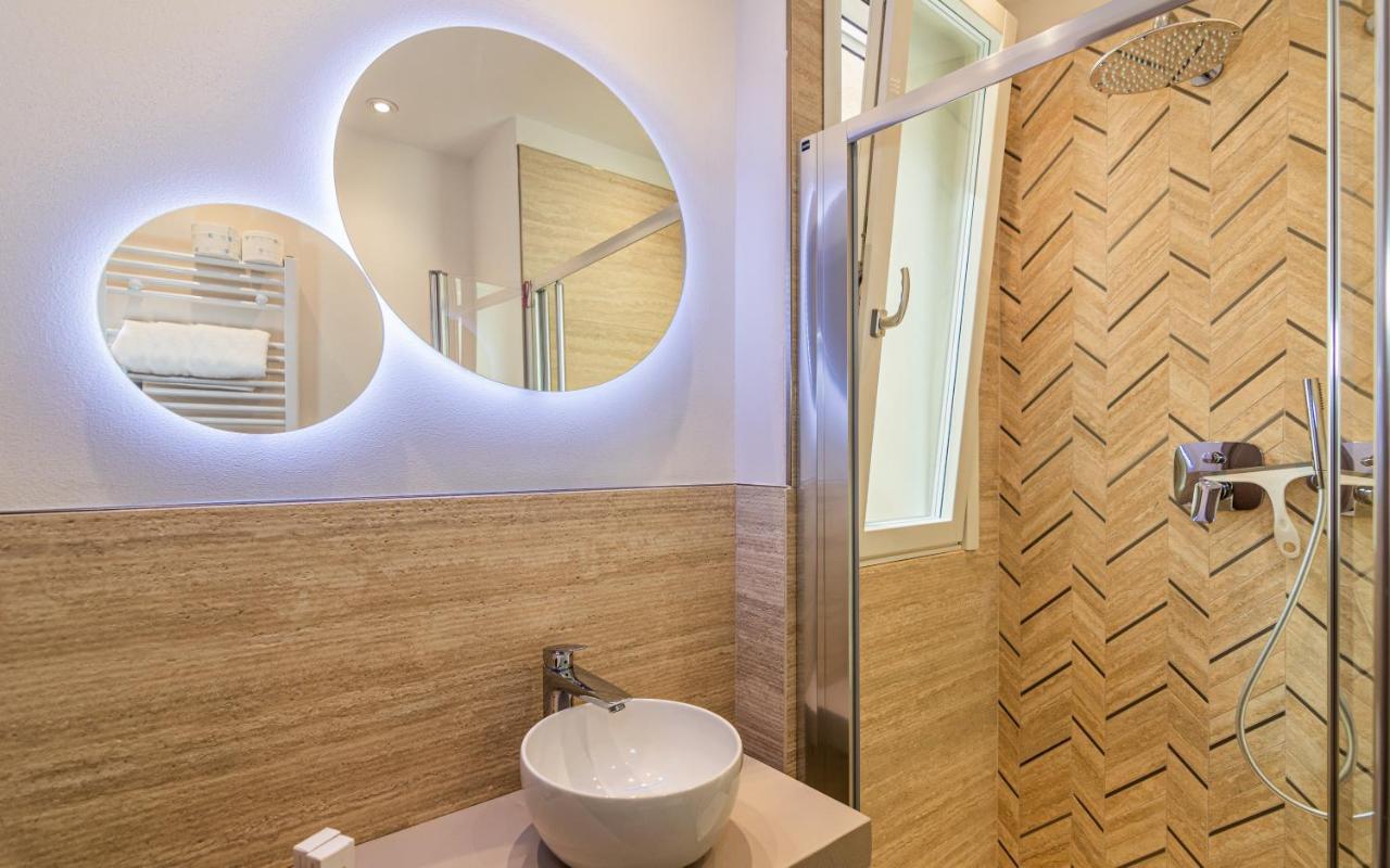 Sea Holidays Apartment مارينا دي بييتراسانْت المظهر الخارجي الصورة